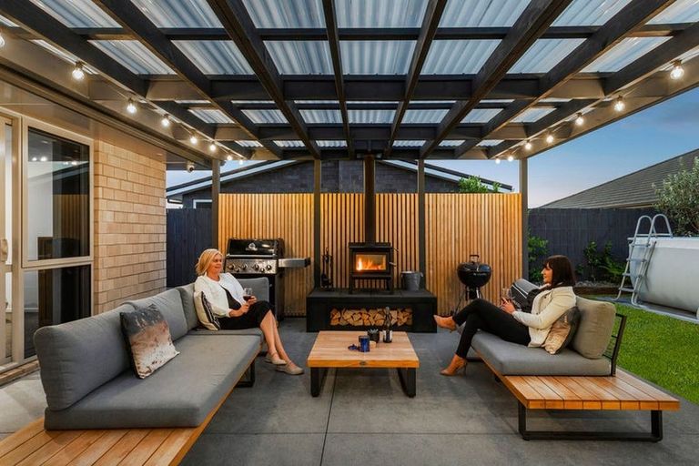 Photo of property in 22 Rainey Crescent, Papamoa Beach, Papamoa, 3118