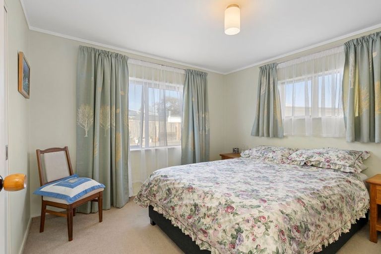 Photo of property in 102a Queen Street West, Levin, 5510