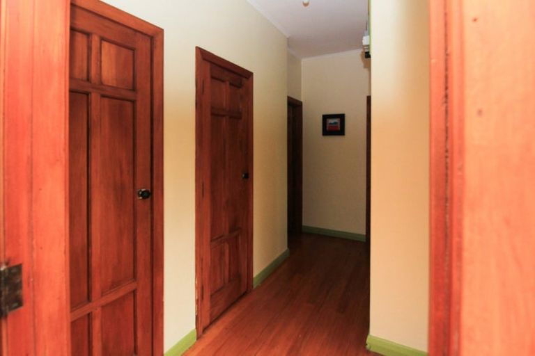 Photo of property in 7 Kaihuia Terrace, Northland, Wellington, 6012