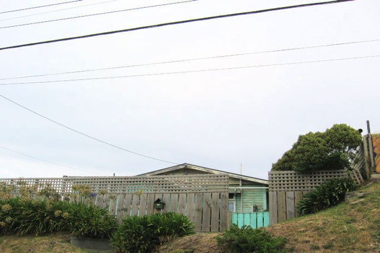 Photo of property in 42 Lonsdale Crescent, Rongotai, Wellington, 6022