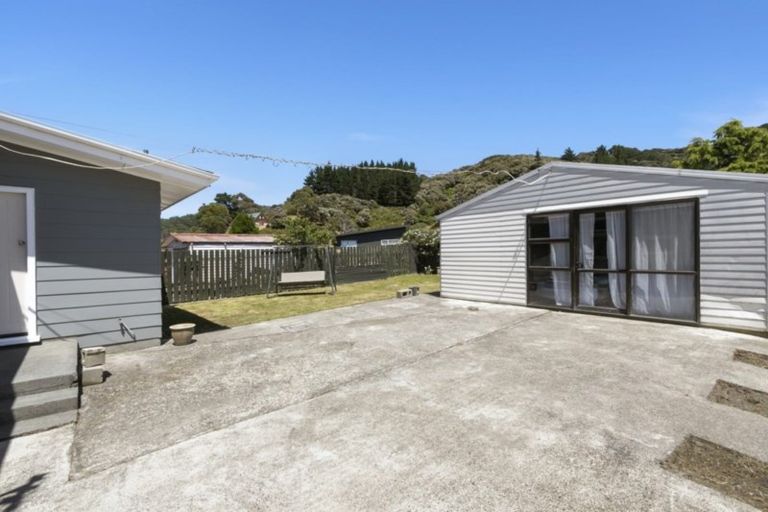 Photo of property in 27 Hamstead Street, Wainuiomata, Lower Hutt, 5014
