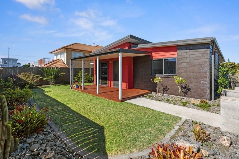 Photo of property in 27 Spinifex Street, Papamoa Beach, Papamoa, 3118