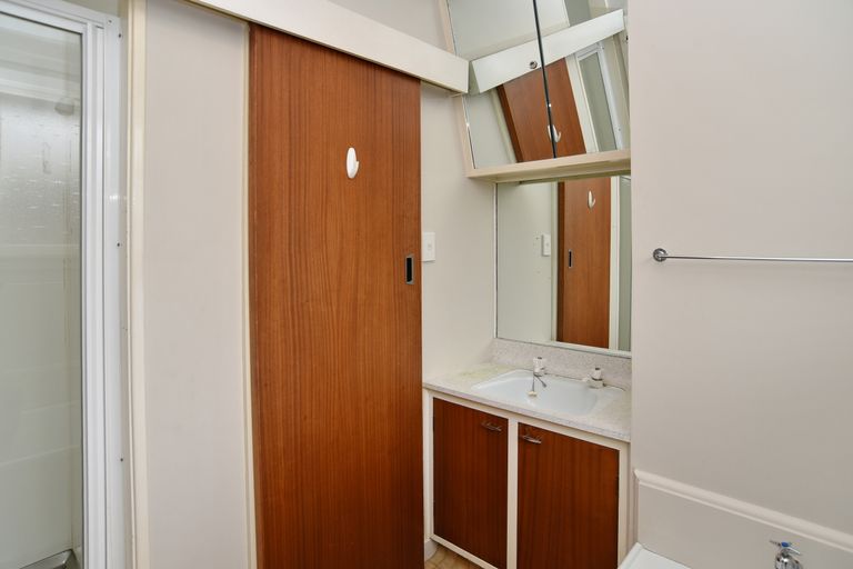 Photo of property in 25 Glenrowan Avenue, Avondale, Christchurch, 8061