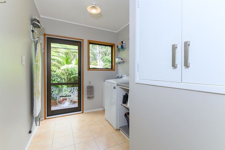 Photo of property in 2/57 Pupuke Road, Birkenhead, Auckland, 0627