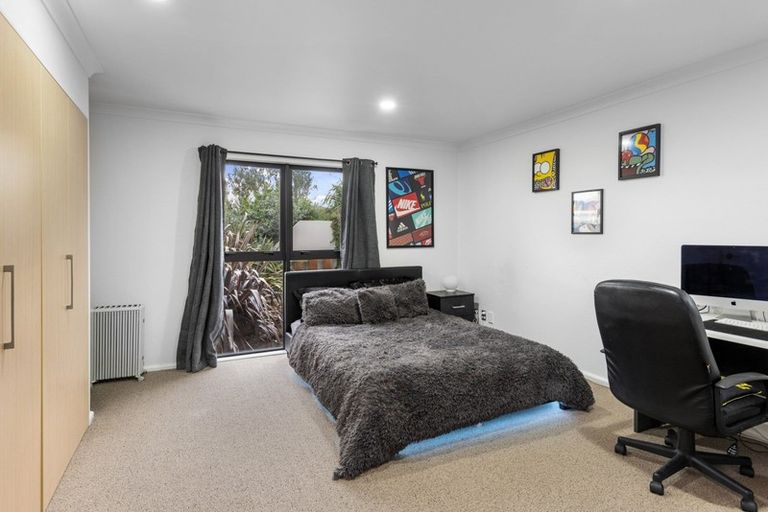 Photo of property in 36 Rockview Place, Mount Pleasant, Christchurch, 8081