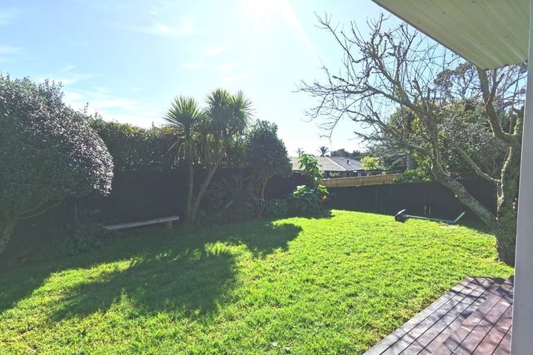 Photo of property in 46a Mellons Bay Road, Mellons Bay, Auckland, 2014