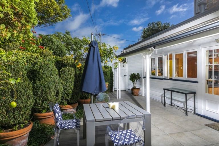 Photo of property in 8 Dodson Avenue, Milford, Auckland, 0620