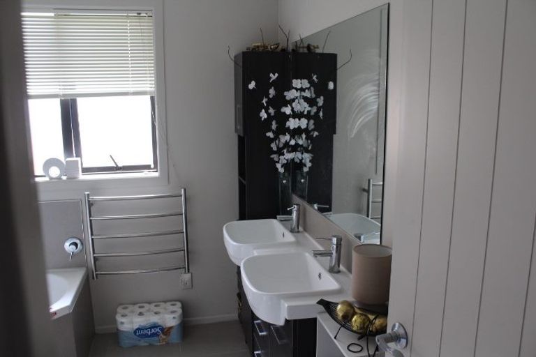 Photo of property in 102 Barrington Drive, Huntington, Hamilton, 3210