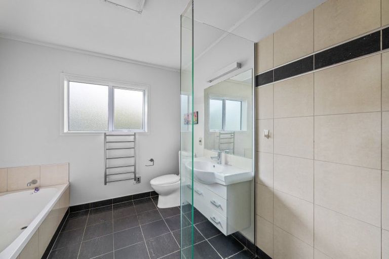 Photo of property in 261 Waikawa Road, Waikawa, Picton, 7220