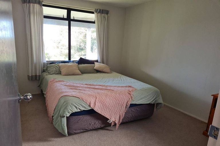 Photo of property in 2/293 Glenfield Road, Glenfield, Auckland, 0629