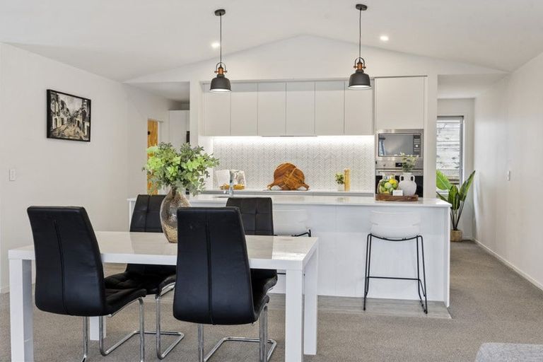 Photo of property in 30b Sycamore Grove, Lower Vogeltown, New Plymouth, 4310