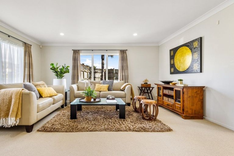 Photo of property in 51 William Gamble Drive, Greenhithe, Auckland, 0632