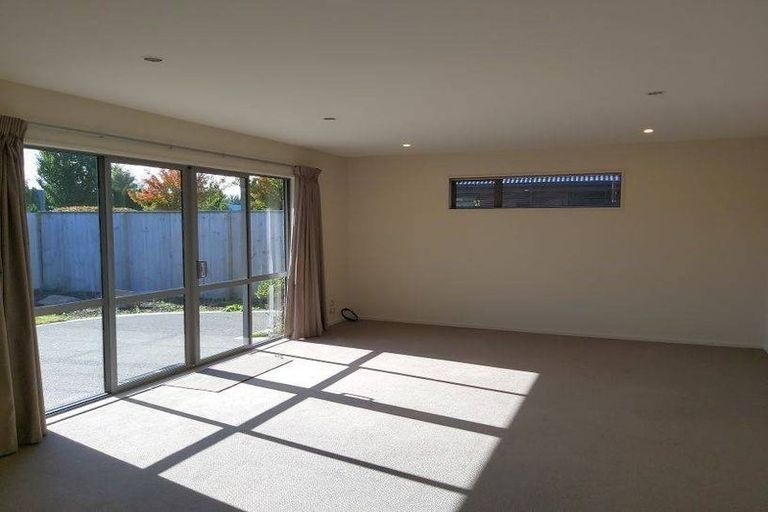 Photo of property in 14 Charente Way, Yaldhurst, Christchurch, 8042