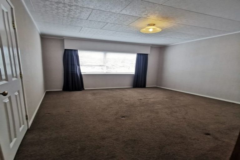 Photo of property in 14 Annison Avenue, Glen Eden, Auckland, 0602