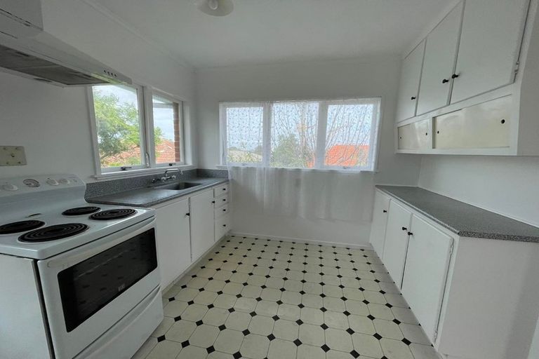 Photo of property in 3/44 East Coast Road, Milford, Auckland, 0620