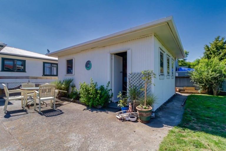 Photo of property in 13 Hurst Avenue, Maraenui, Napier, 4110