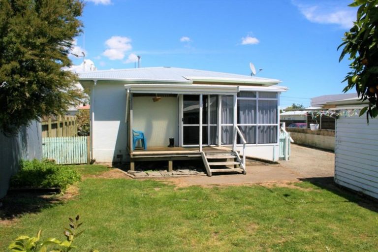 Photo of property in 6 Carlisle Street, Levin, 5510