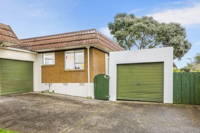 Photo of property in 4/94 Lynwood Road, New Lynn, Auckland, 0600
