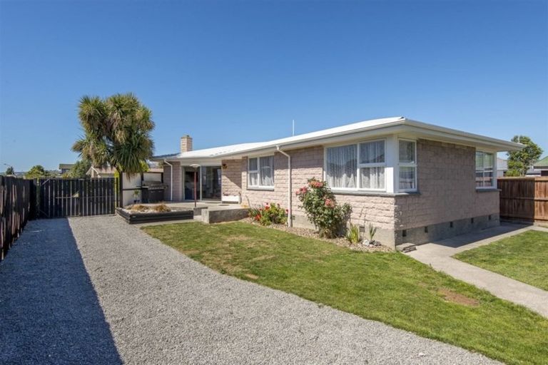 Photo of property in 62 Frensham Crescent, Woolston, Christchurch, 8062