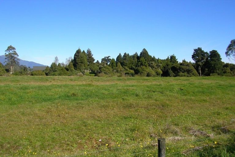 Photo of property in Arnold Road, Moana, 7872