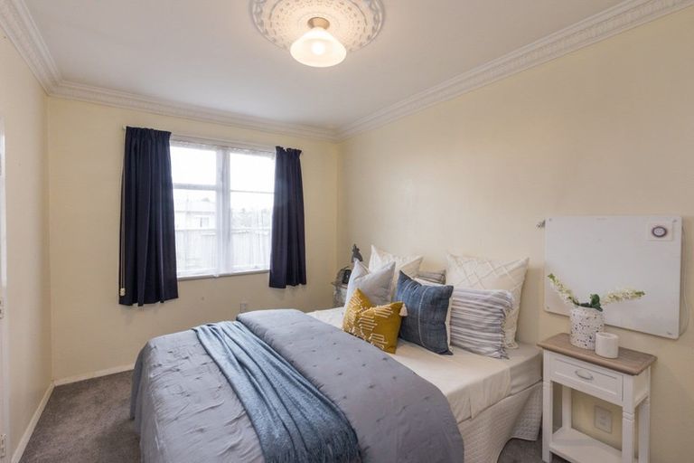 Photo of property in 2 Norwich Place, Awapuni, Palmerston North, 4412