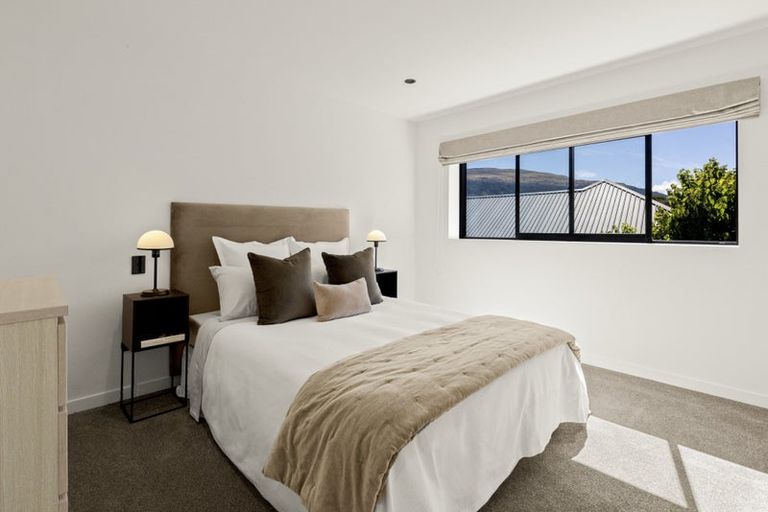 Photo of property in 53 Peninsula Road, Mangere, Auckland, 2022