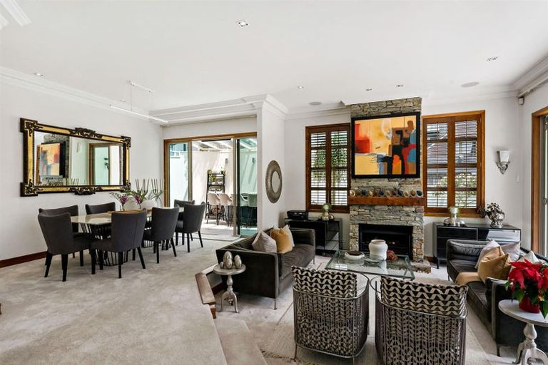 Photo of property in 18a Tiri Road, Milford, Auckland, 0620