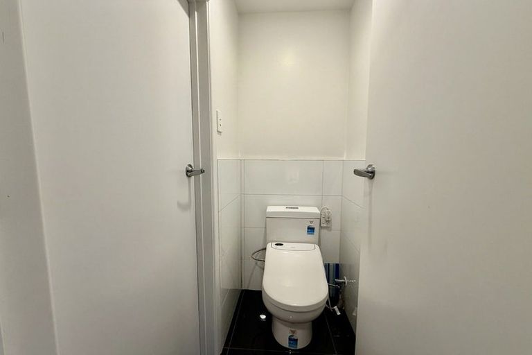 Photo of property in 39 Roys Road, Weymouth, Auckland, 2103