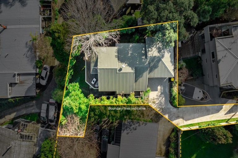 Photo of property in 2/21 Tobruk Crescent, Milford, Auckland, 0620