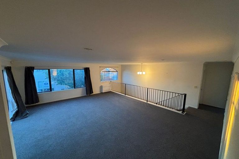 Photo of property in 27 Mariners View Road, Beach Haven, Auckland, 0626