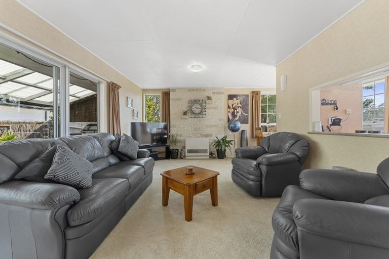 Photo of property in 15 Rennie Avenue, Milson, Palmerston North, 4414
