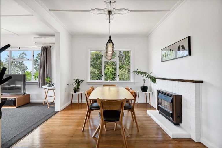 Photo of property in 29 Queens Road, Glen Avon, New Plymouth, 4312