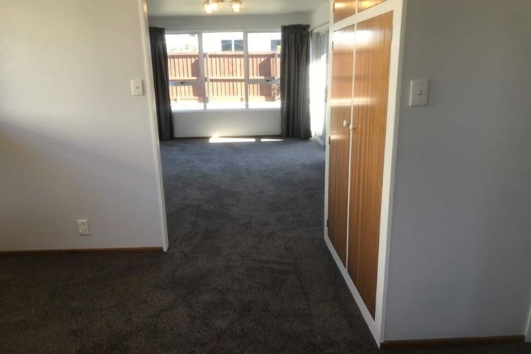 Photo of property in 2/9 Lagan Street, Belfast, Christchurch, 8051