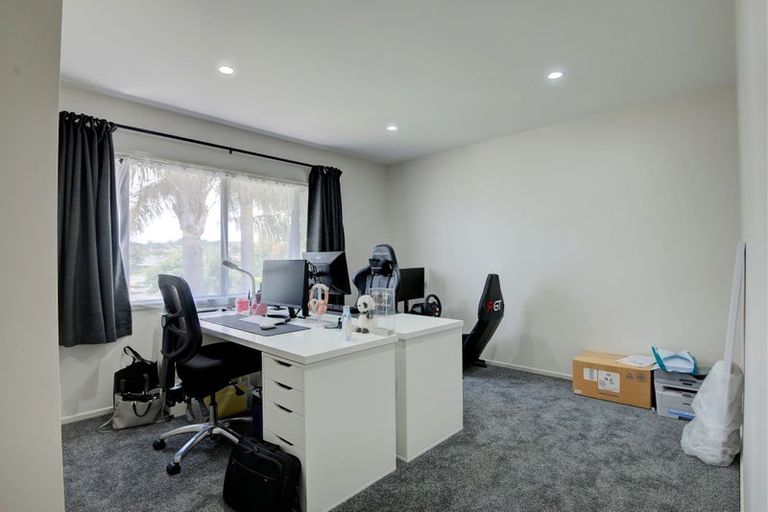 Photo of property in 97/2 Armoy Drive, East Tamaki, Auckland, 2016