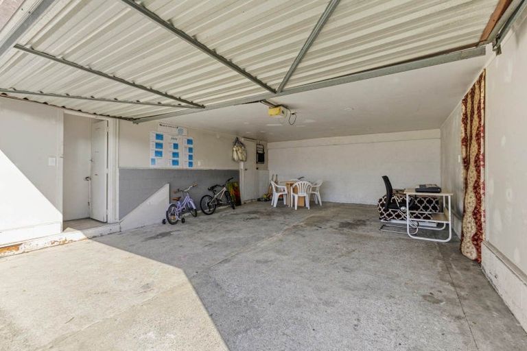 Photo of property in 330 Great South Road, Opaheke, Papakura, 2113