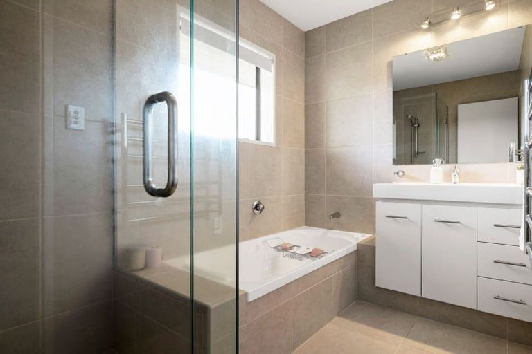 Photo of property in 22 Hillary Street, Chedworth, Hamilton, 3210