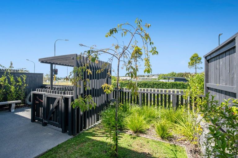 Photo of property in 169 Millwater Parkway, Silverdale, 0932