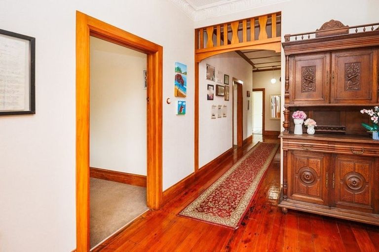 Photo of property in 292 Ruahine Street, Terrace End, Palmerston North, 4410
