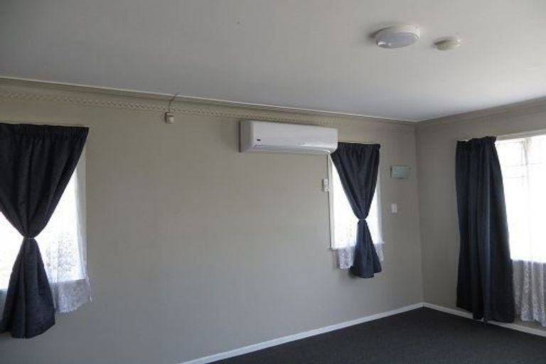 Photo of property in 7 Clayton Road, Manurewa, Auckland, 2102