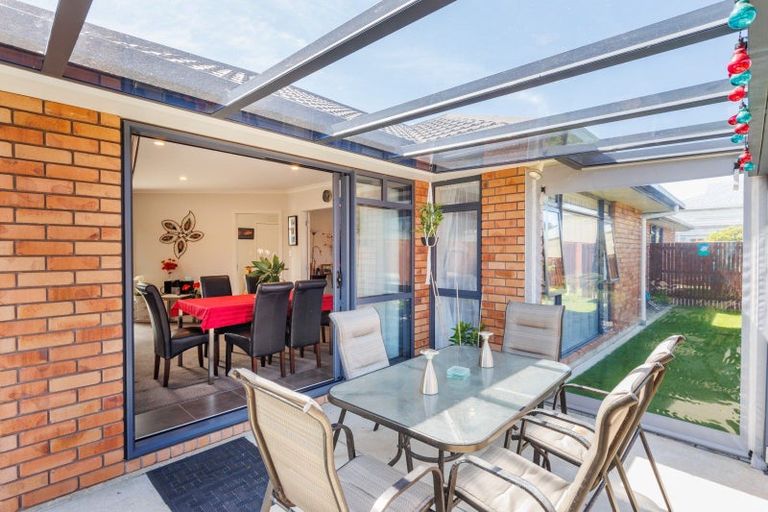 Photo of property in 14 Lorenzo Place, Kelvin Grove, Palmerston North, 4414