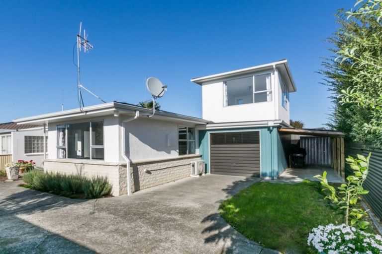 Photo of property in 11 Chester Street, Taradale, Napier, 4112