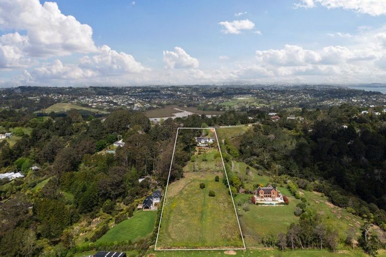 Photo of property in 340 Paremoremo Road, Paremoremo, Auckland, 0632