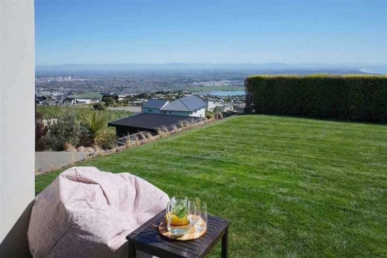 Photo of property in 1 Signal Hill Road, Mount Pleasant, Christchurch, 8081