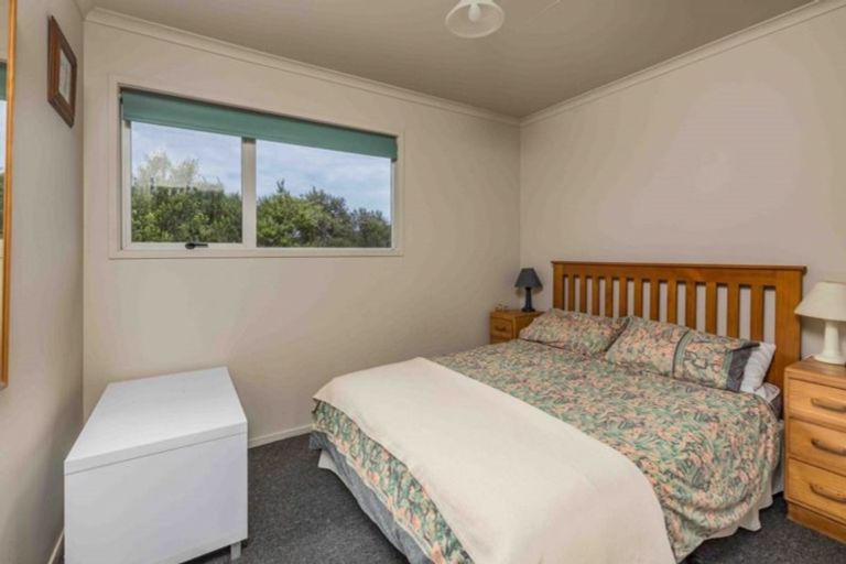 Photo of property in 8 Kaipatiki Rise, Haruru, 0204