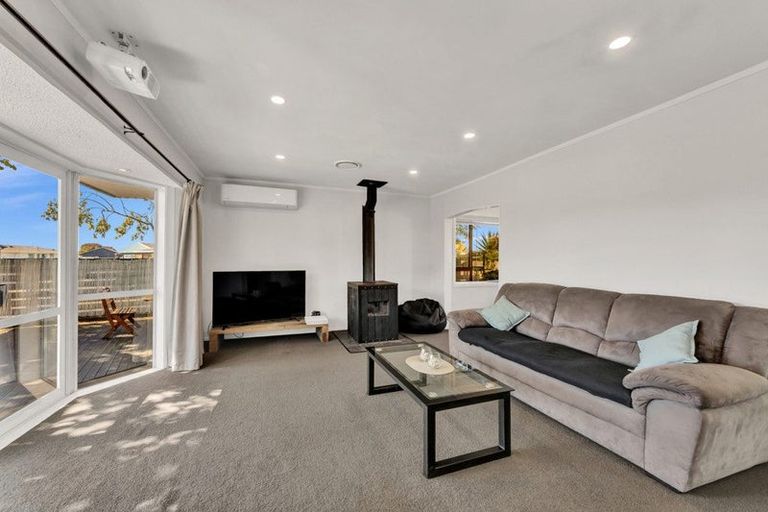 Photo of property in 28 Saint Heliers Crescent, Aranui, Christchurch, 8061