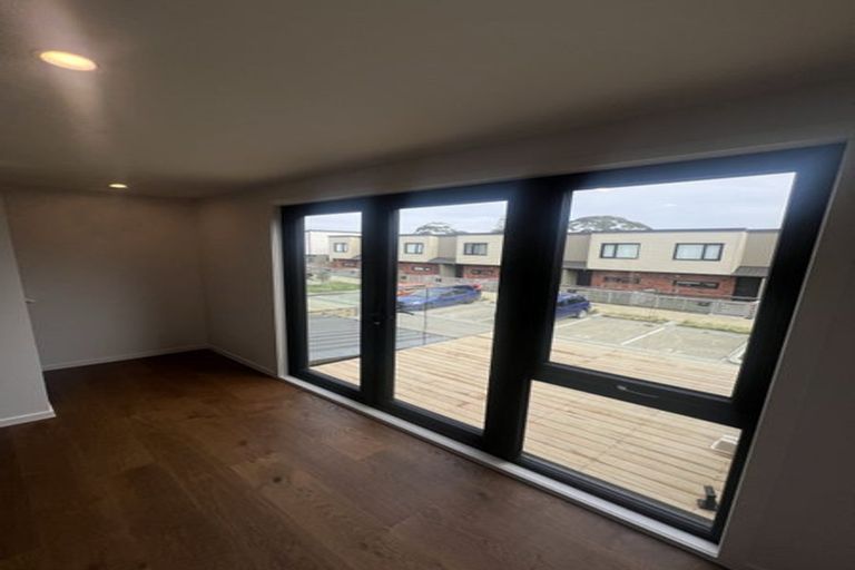 Photo of property in 14 Te Puketoka Lane, Mangere, Auckland, 2022