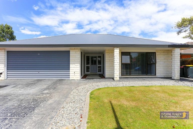 Photo of property in 90 Regency Crescent, Redwood, Christchurch, 8051