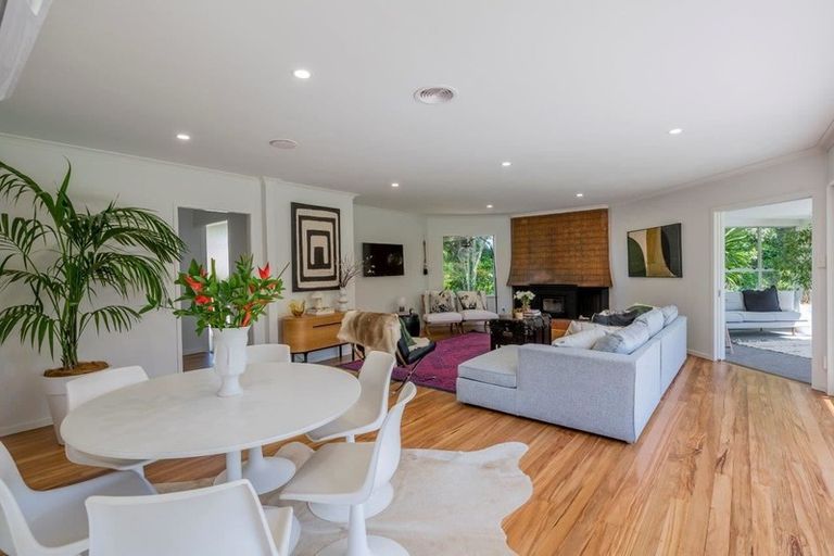 Photo of property in 38-40 Puriri Road, Waikanae, 5036