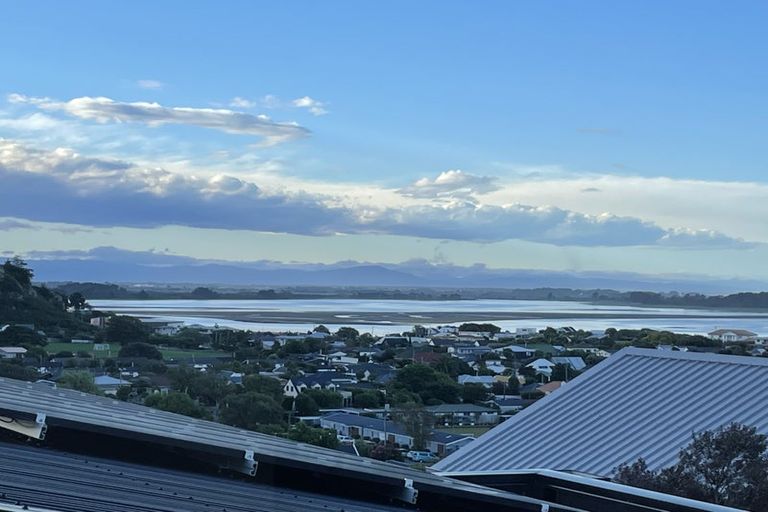 Photo of property in 34 Moncks Spur Road, Redcliffs, Christchurch, 8081