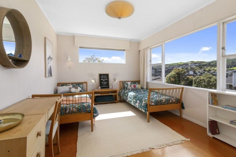 Photo of property in 3 Mckeefry Grove, Tawa, Wellington, 5028